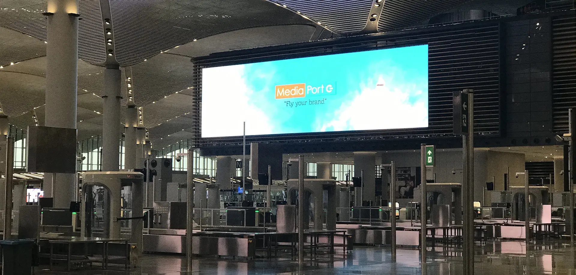 LED-Istabul-Airport-Media-Port-Advertising-Banner